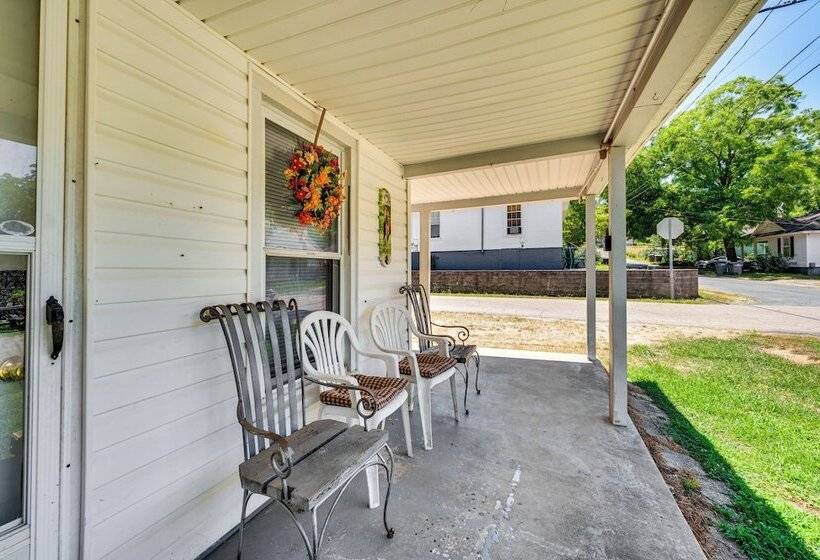 Family Friendly Home Near Parks & Lakes!