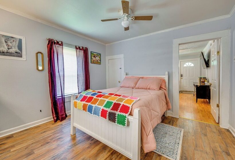 Family Friendly Home Near Parks & Lakes!