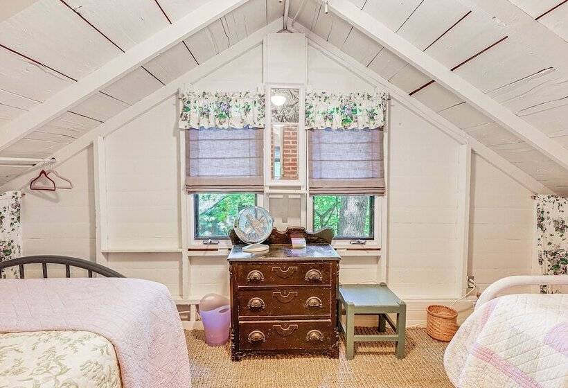 ~ 1 Mi To Dtwn Grand Haven: Lake Michigan Cabin