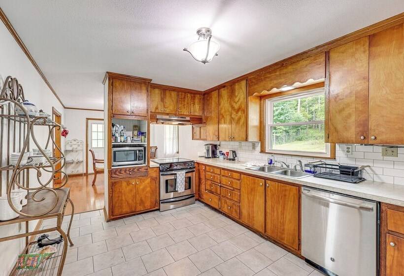 Mt Ida Home W/ Patio: 11 Mi To Lake Ouachita!