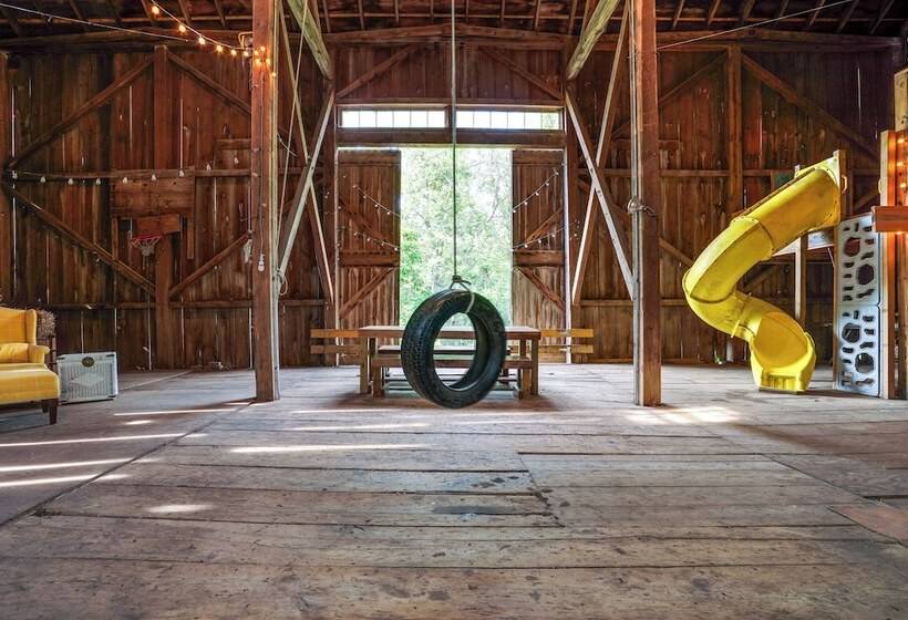 Picturesque Lake Elmo Cottage W/ Barn & Fire Pits!