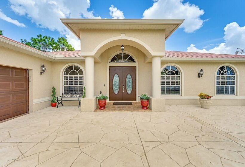 Golf & Hike: Lehigh Acres Home W/ Pool & Lanai