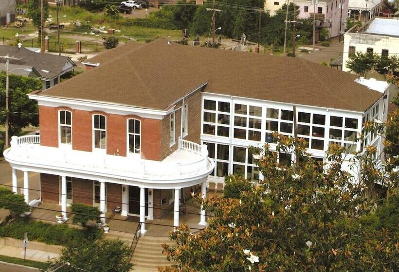 تختخواب و صبحانه Bazsinsky House