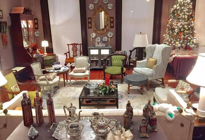 تختخواب و صبحانه Bazsinsky House