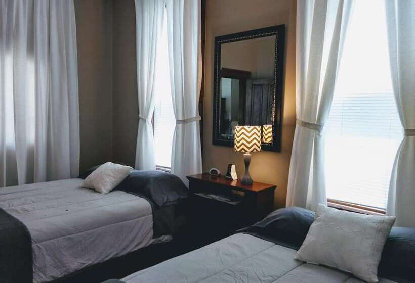 تختخواب و صبحانه Carraway Guest House