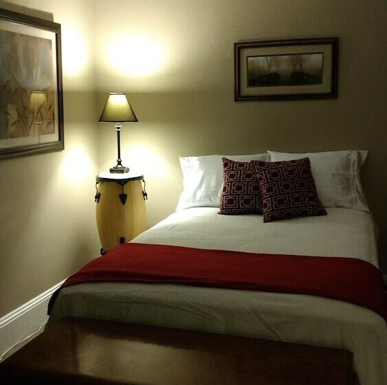 تختخواب و صبحانه Carraway Guest House