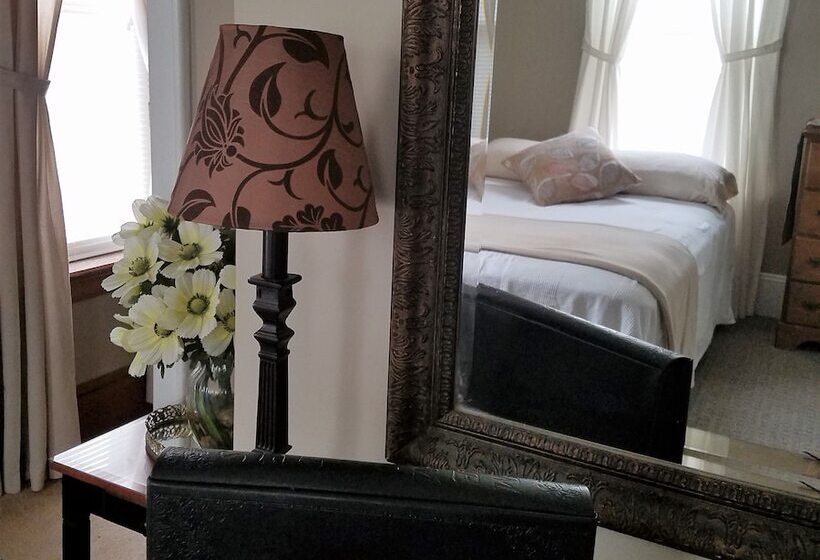 تختخواب و صبحانه Carraway Guest House