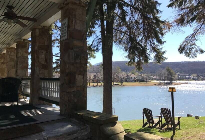 تختخواب و صبحانه Lake Pointe Inn