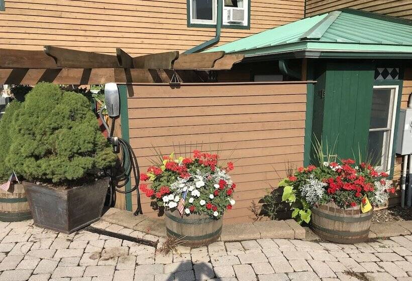 تختخواب و صبحانه Lake Pointe Inn