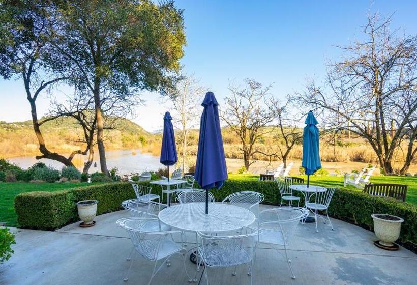 مبيت وإفطار The River Belle Inn