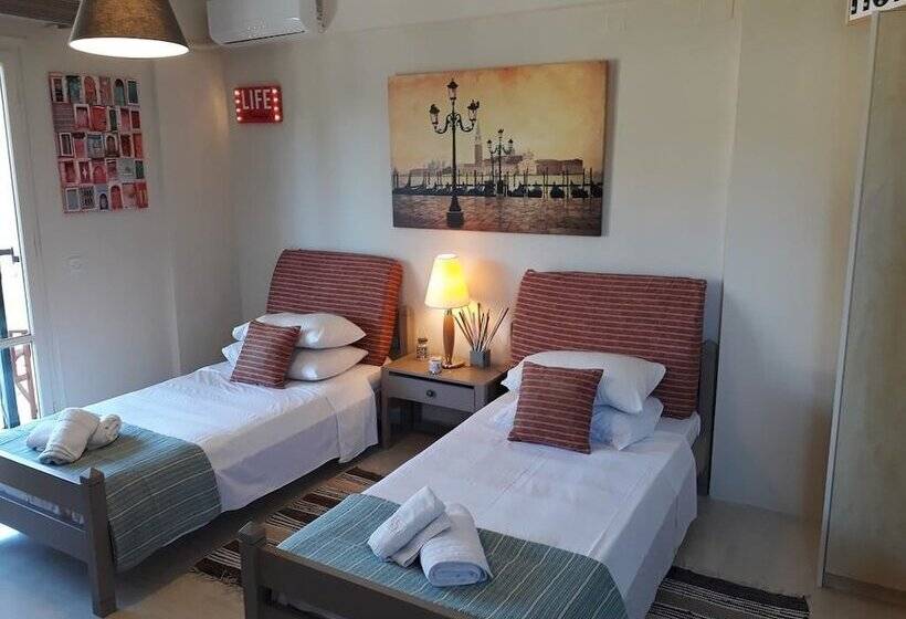 هتل Harbour Inn Corfu