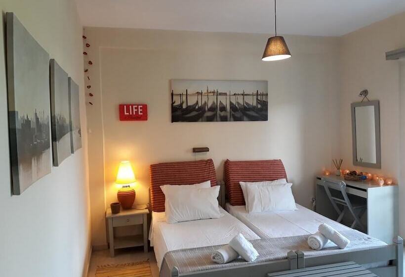 هتل Harbour Inn Corfu