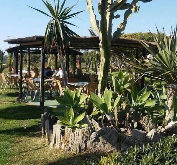 هتل Hostal Restaurante La Ilusión