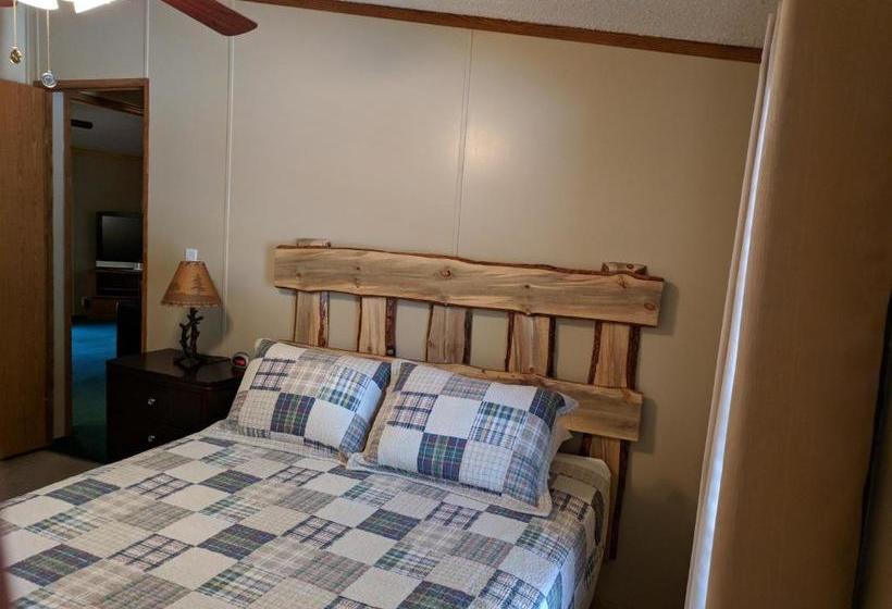 Trails End Cabins & Motel