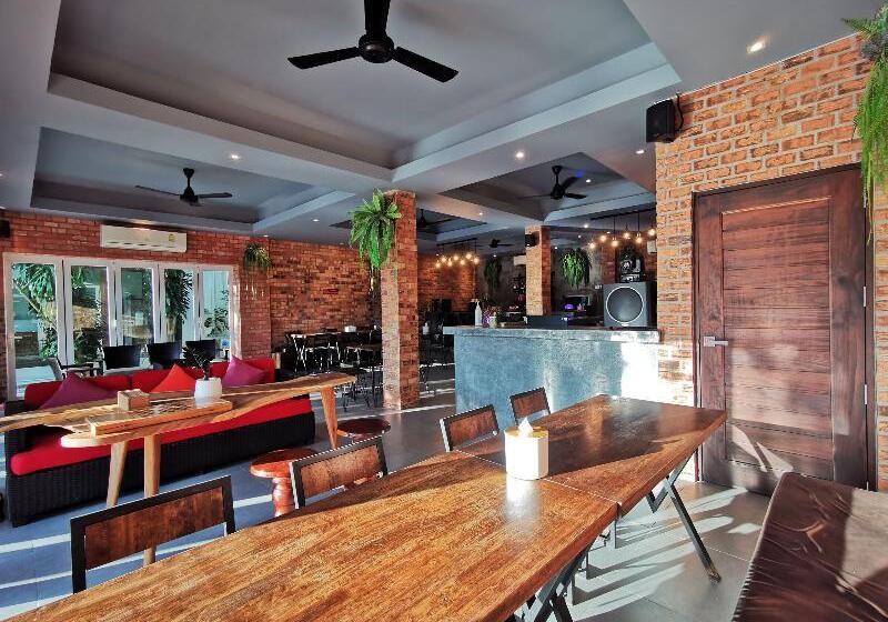 هتل Hi Samui Hostel