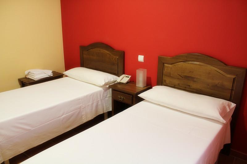 הוסטל Hostal Don Lucas