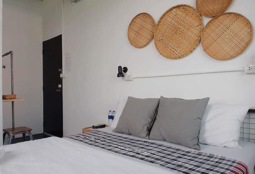 Sleepaholic Hostel