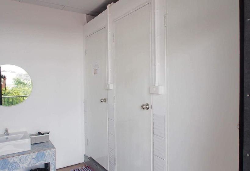 Sleepaholic Hostel