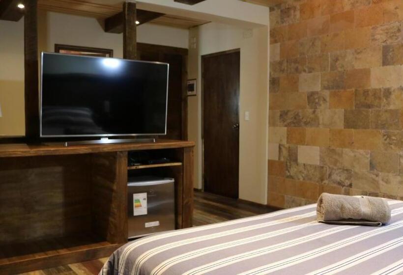 هتل La Petite France