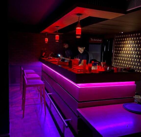 فندق Niya Regency