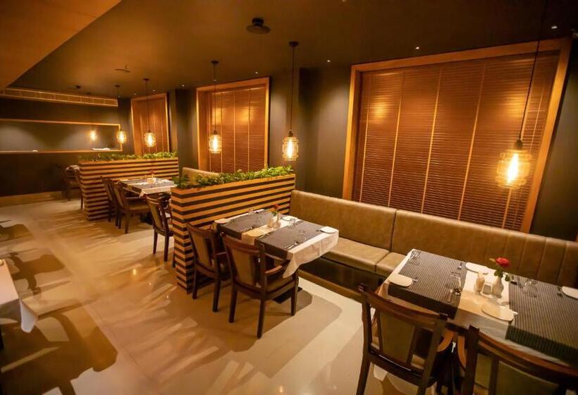 فندق Niya Regency