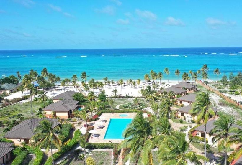 בית מלון כפרי The Sands Beach Resort