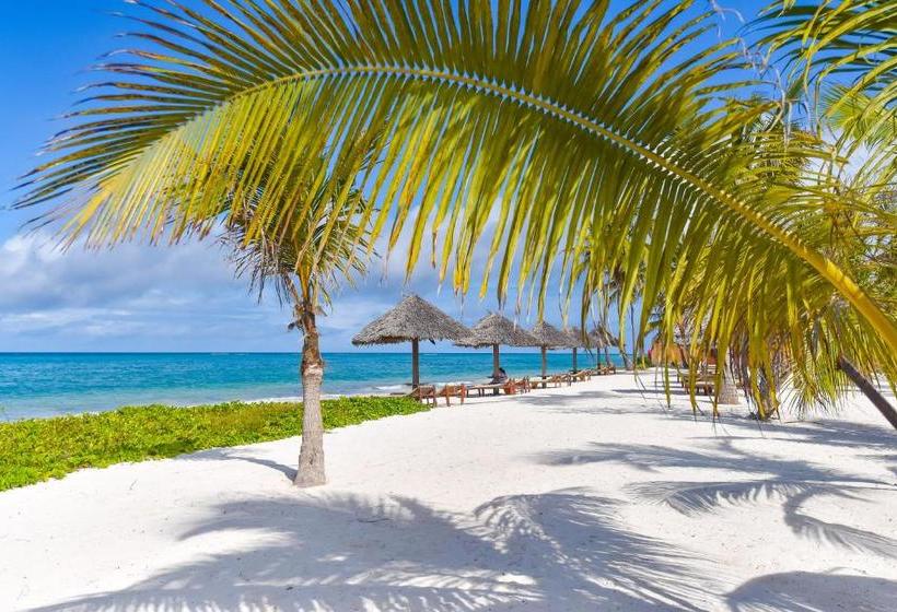 בית מלון כפרי The Sands Beach Resort