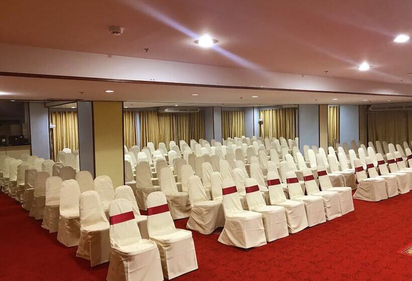 فندق Toh Buk Seng Ayutthaya