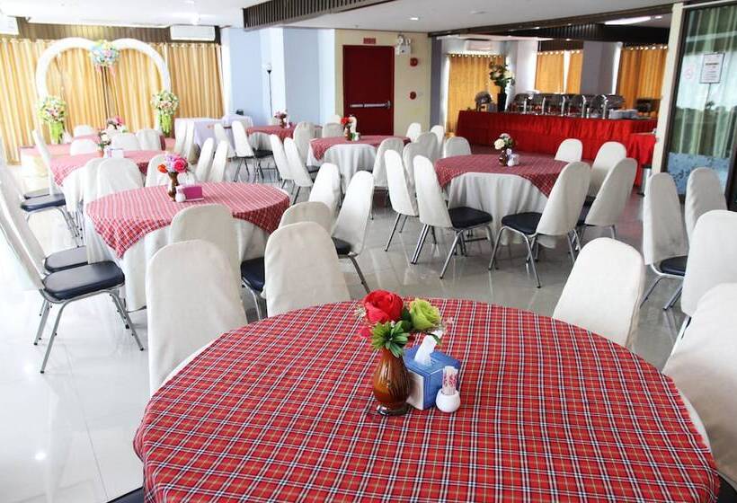 فندق Toh Buk Seng Ayutthaya