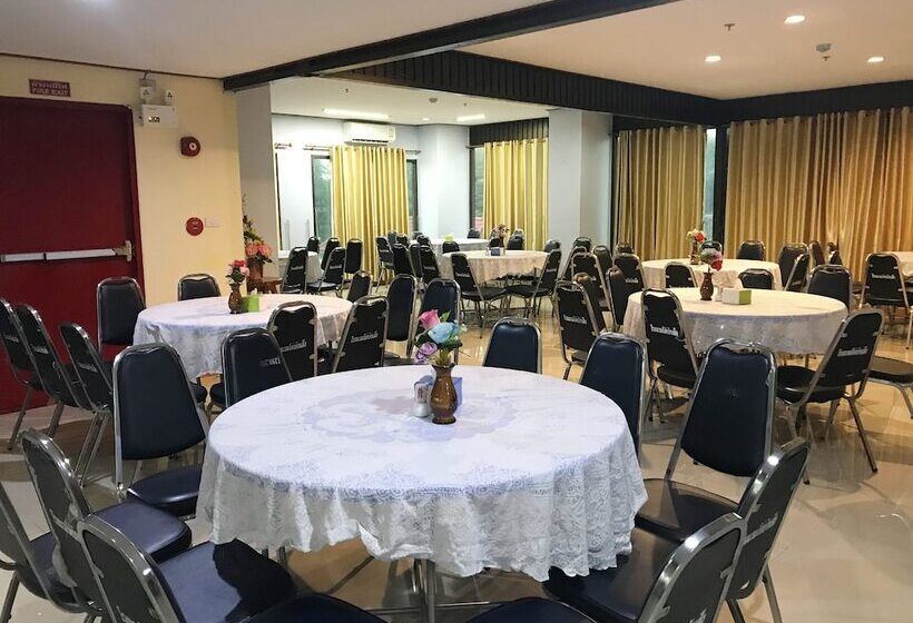 فندق Toh Buk Seng Ayutthaya