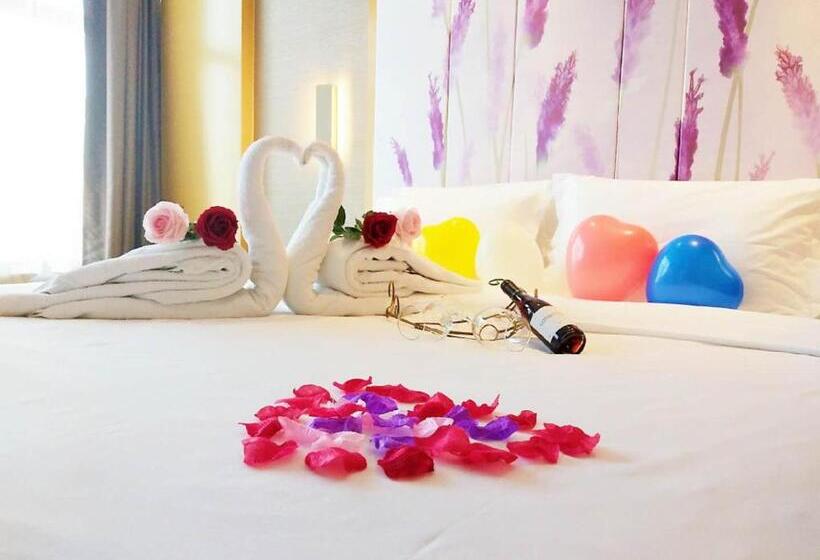 Lavande Hotel Taixing Jiangping Road