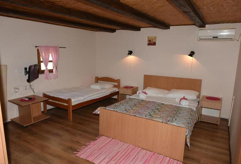 استراحتگاه Etno Selo Moravski Konaci