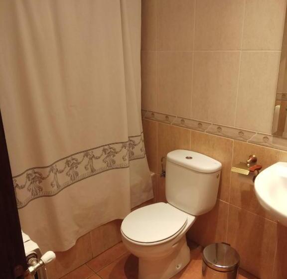 旅馆 Hostal Restaurante Raton