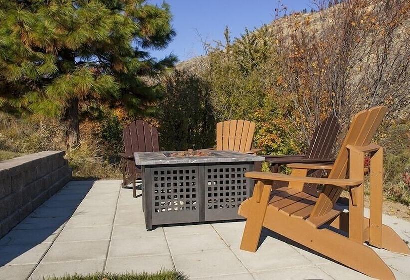 مبيت وإفطار Cascade Valley Inn