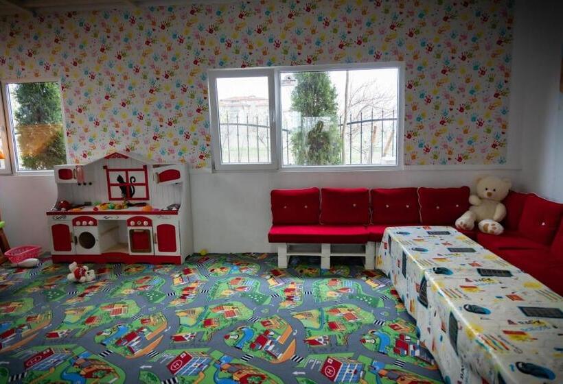 Hotel семеен хотел прованс ахелой