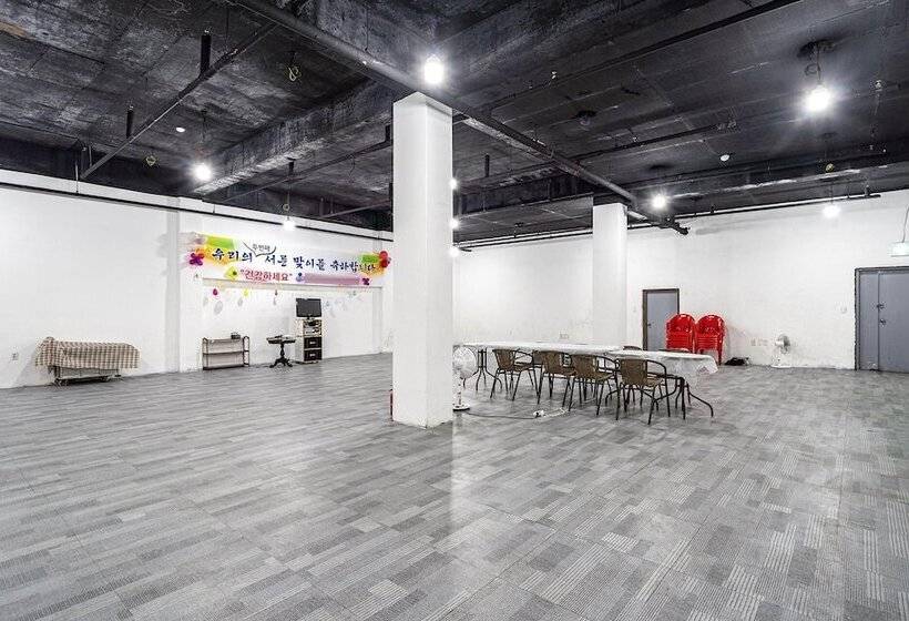 מוטל Boryeong Raemian