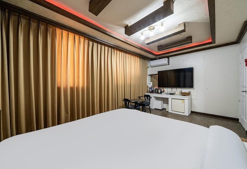 מוטל Boryeong Raemian