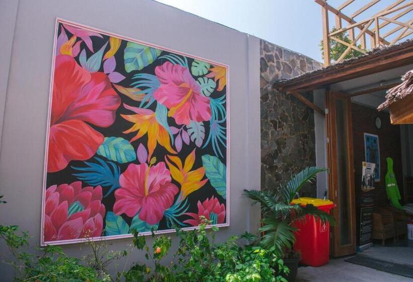 استراحتگاه Freddies Santai Sumurtiga