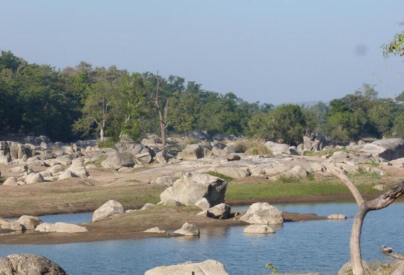 リゾートホテル The Riverwood Forest Retreat Pench
