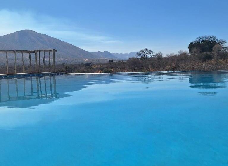 住宿加早餐  Riverview Pool Resort And Lodge