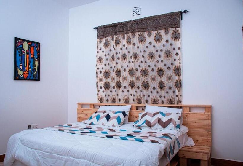تختخواب و صبحانه Villa Local Lodge
