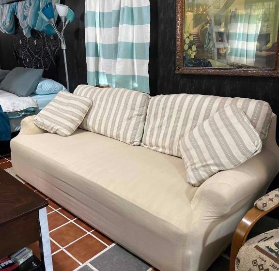 Отель Born Again Camping An Antiques