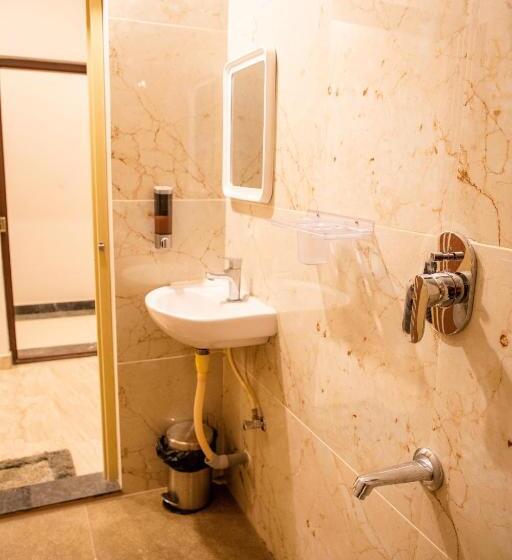 酒店 Serenity Stay Inn