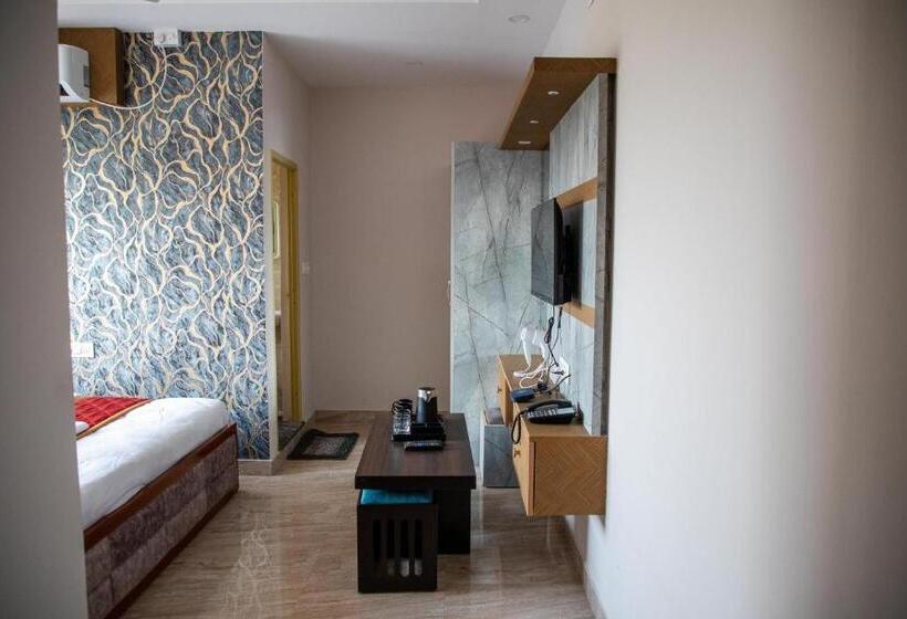 酒店 Serenity Stay Inn