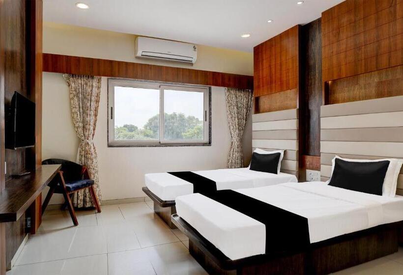 Oyo Hotel Shreeji
