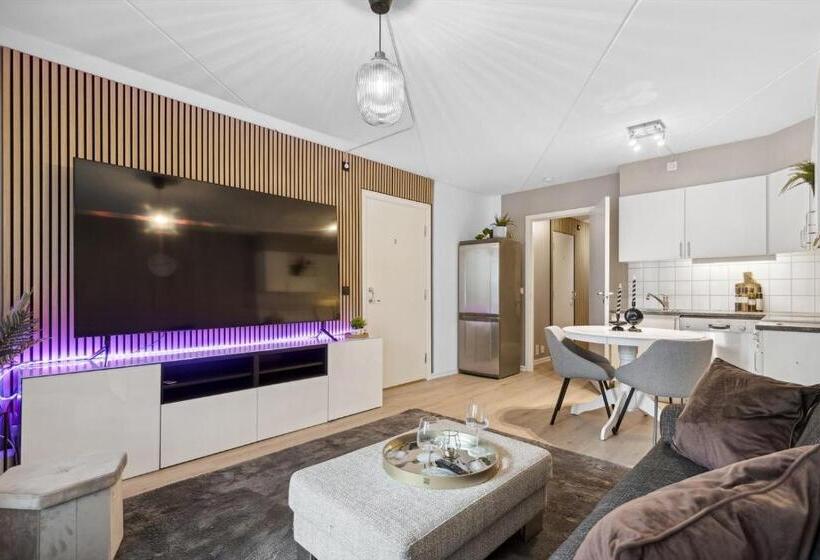 Pensione Happy Days Relaxing Room With Smart Solutions Shared Apartment With One Other Bedroom