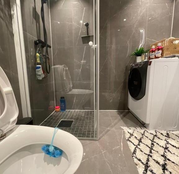 Pensione Happy Days Relaxing Room With Smart Solutions Shared Apartment With One Other Bedroom