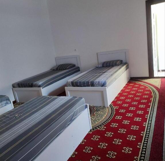 פנסיון Saidjanov Hostel