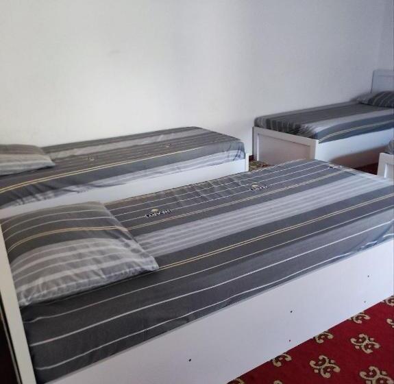 פנסיון Saidjanov Hostel