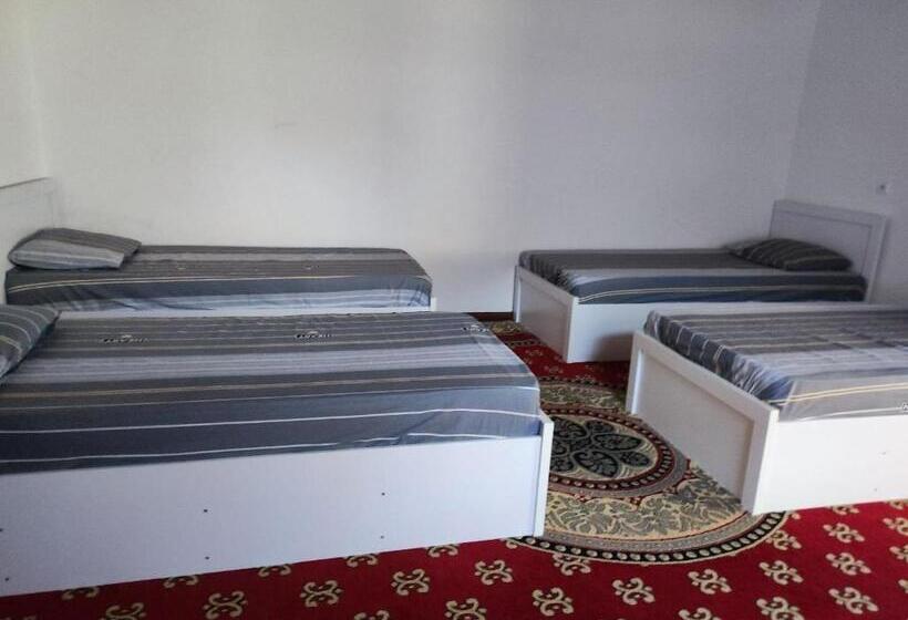 פנסיון Saidjanov Hostel